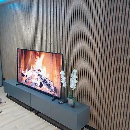 Nowy Luksusowy Z Tarasem I Ogrodem Prywatny Parking Zerniki Apartment